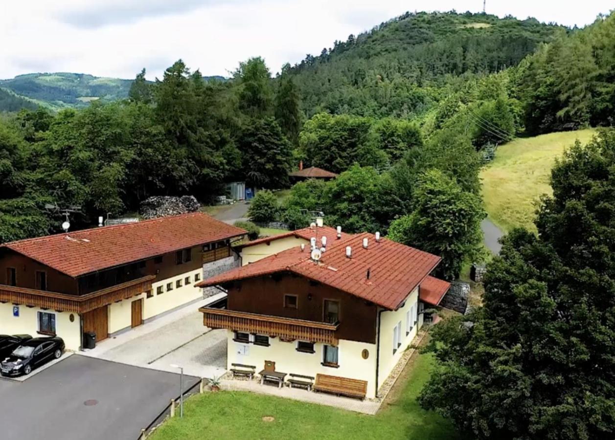 Hotel Selský Dvůr Perštejn Exteriér fotografie