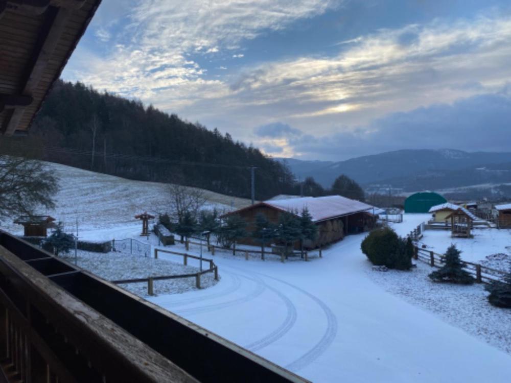 Hotel Selský Dvůr Perštejn Exteriér fotografie